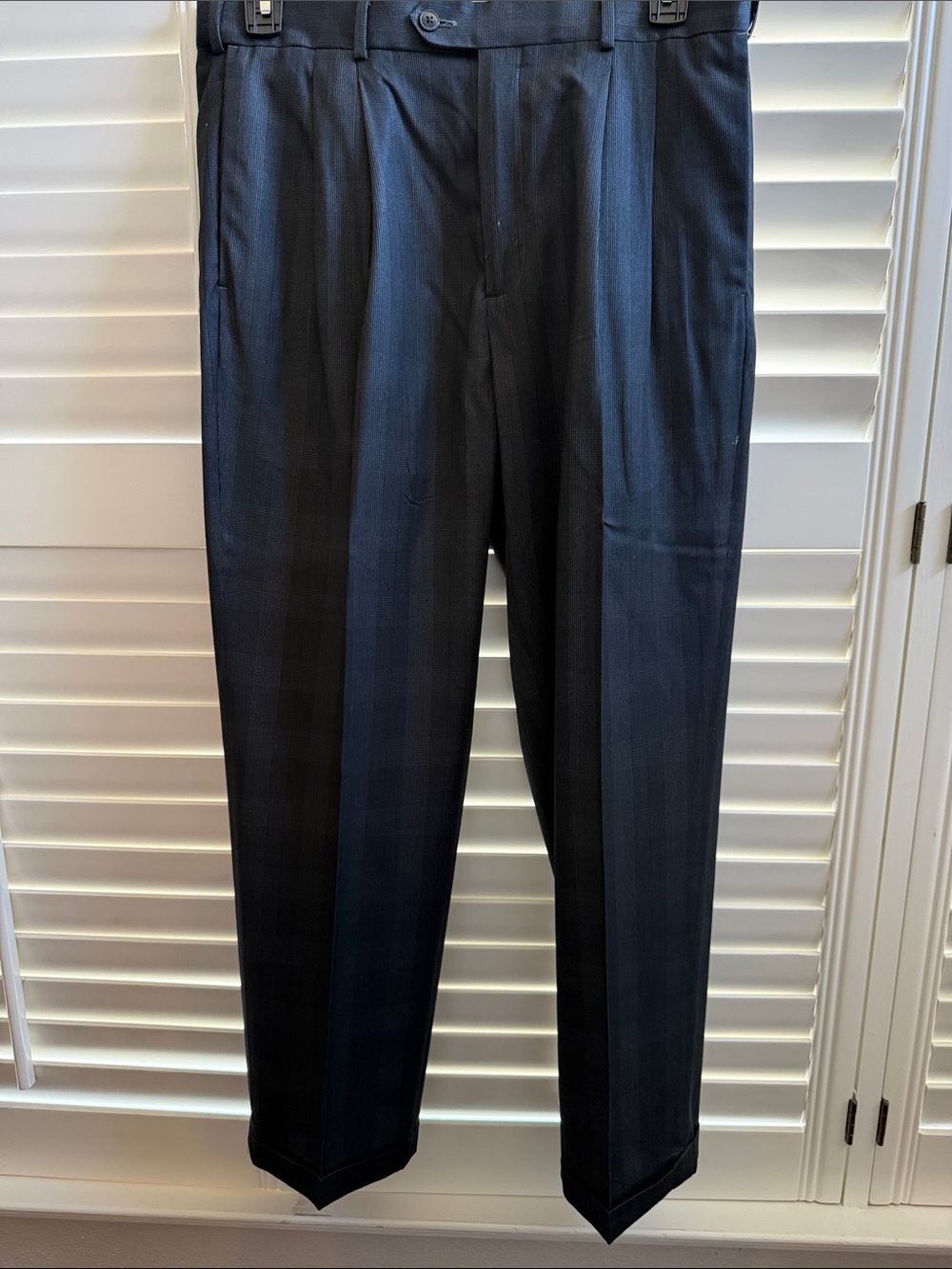 Roundtree & Yorke Navy and Black Pinstripe Dress Pants